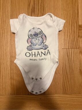 White 'Ohana Means Family' Baby One-Piece Bodysuit
